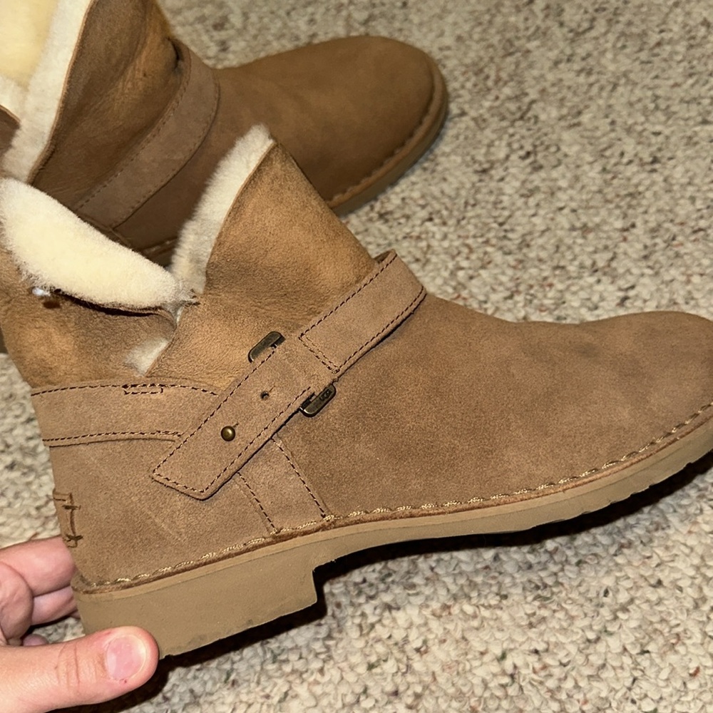 ugg boots - Picture 2 of 3